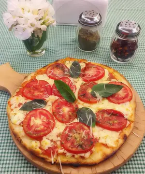 Pizza caprese
