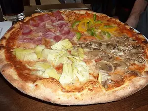 Pizza cuatro estaciones
