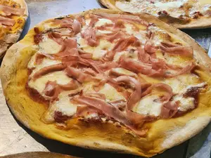 Pizza jamón