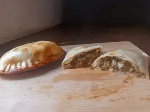 Empanadas Carne Media -