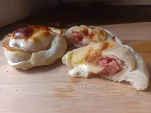 Empanadas jamón y queso media