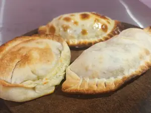 Empanadas jamón y queso unidad