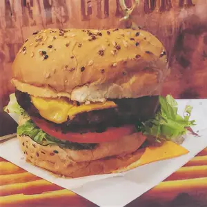 Hamburguesa completa con papas