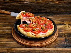 Pizza napolitana con jamón