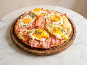 Panceta, cheddar y verdeo