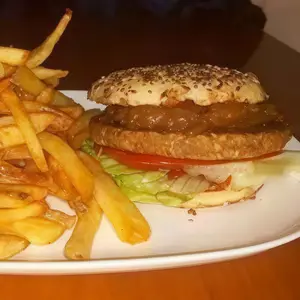 Hamb. vegetariana con papas