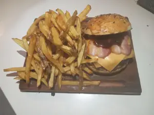Hamburguesa 4 Simple Con Papas