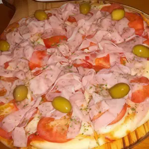Pizza con jamón