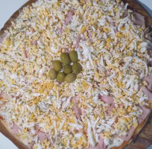 Pizza Con Jamon Y Huevo