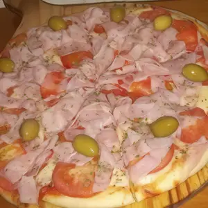 Pizza Napolitana con jamón