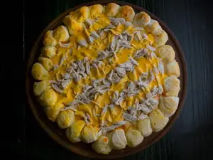 Pizza frango com cheddar