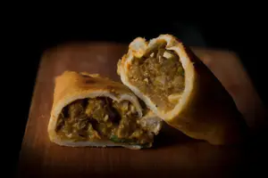 Promo-2 empanadas de carne cortada a cuchillo fritas