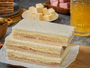 Miga jamon y queso (pan blanco)