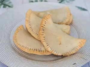 Empanadas De Carnes Suave Con Aceitunas X 6 Unid
