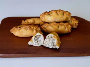 Empanadas De Pollo A La Crema Fritas x 6 Unidades
