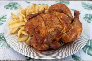 Pollo Mediano Con Guarnicion