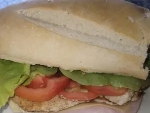 Sandwich De Churrasquito De Pollo Completo