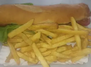 Sándwich Suprema De Pollo Simple Con Fritas