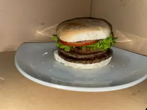 Hamburguesa triple de l&t
