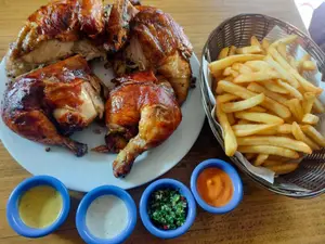 1/4 De Pollo C/ Guarnicion