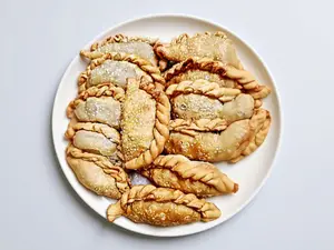 12 EMPANADAS