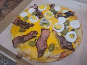 Pizza cheddar ,panceta barraza