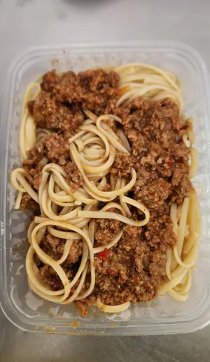 Tallarines Con Salsa Bolognesa