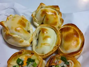 Empanada De Pollo Al Verdeo