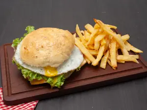 Hamburg completa con fritas