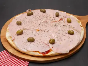 Pizza con jamón