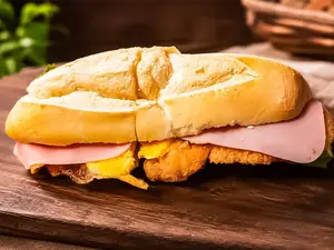 SANDWICH SUPREMA J,Q Y H