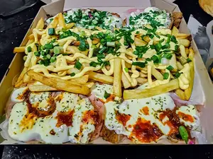 Pizzanesa o Caja cheddar