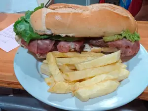 Sándwich súper completo