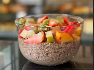 Chia puddingtazon con frutas
