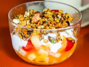 Tazon De Yogurt Con Frutas