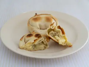 Empanada queso y cebolla