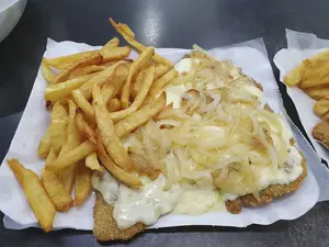 MILANESA CON GUARNICION