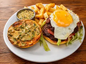 Hamburguesa la cabala + papas