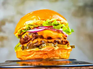 Hamburguesa la horqueta+ papas