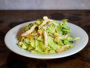 Ensalada Cesar con pollo