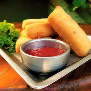 6 bastones muzzarella + papas