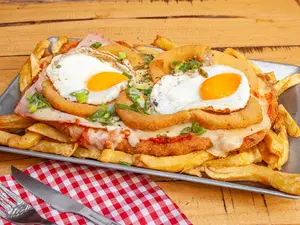 Milanesa dio. una bomba +papas