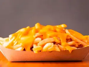Papas con cheddar