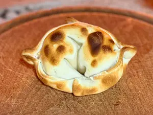 EMPANADA DE JAMÓN Y QUESO
