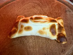 EMPANADA DE PROVOLONE