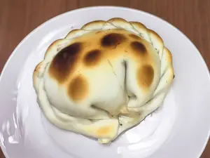 EMPANADA DE ROQUEFORT CON PERA