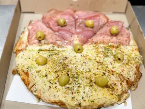 Pizza De Fugazzeta