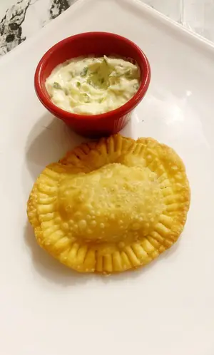 Pastel Frito De Carne Mechada