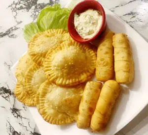 Picada de pasteles +salsa