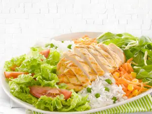 Ensalada 4 gustos con pollo